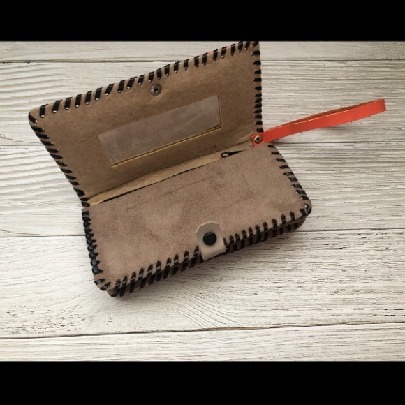 El Salvador Wallet (Orange) - Picture 2 of 3